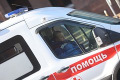 Два человека погибли во врезавшейся на огромной скорости в столб машине в Москве